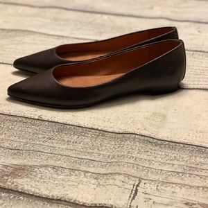 Wore twice, Frye charcoal gray black leather sienna flats